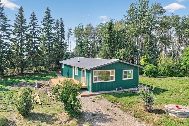 Aerial and exterior photograph of a residential property 3