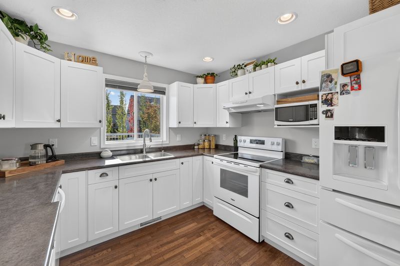 Interior real estate photograph 5