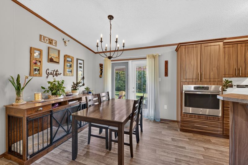 Interior real estate photograph 10