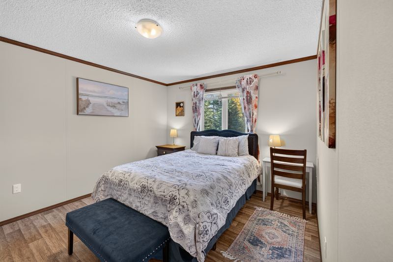 Interior real estate photograph 15
