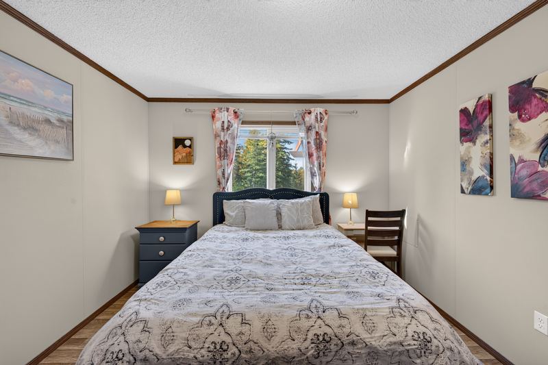 Interior real estate photograph 16